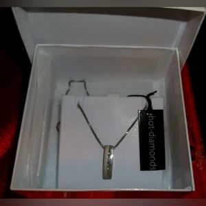 Hot Diamonds sterling silver snd diamond necklace